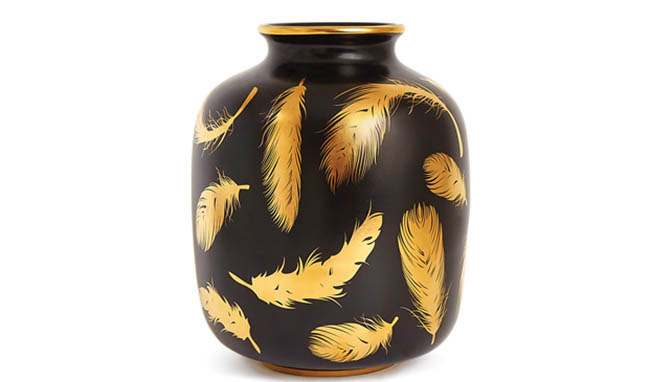 Room decor can stand alone or in pairs