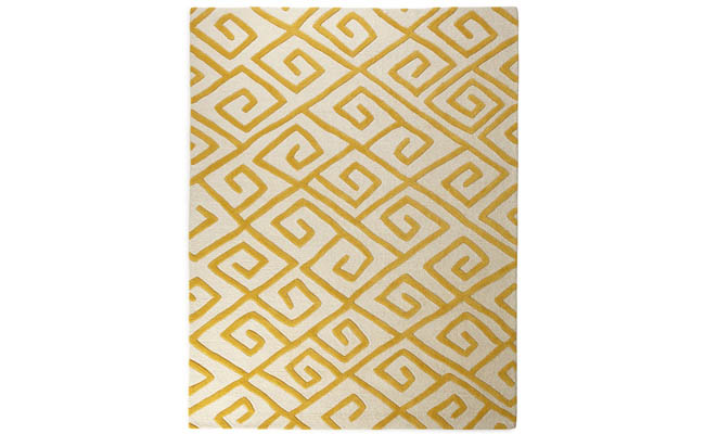 Greek key rug brings sunny destinations to mind