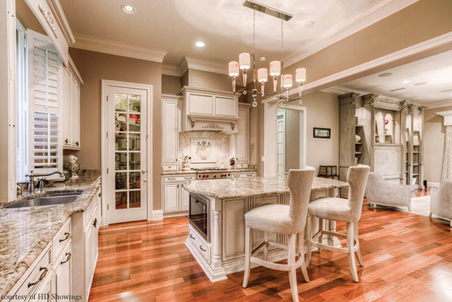 Luxury kitchen highlights high-end appliances