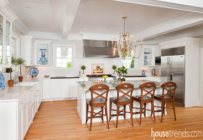 Kitchen cabinets tie in with the ceiling