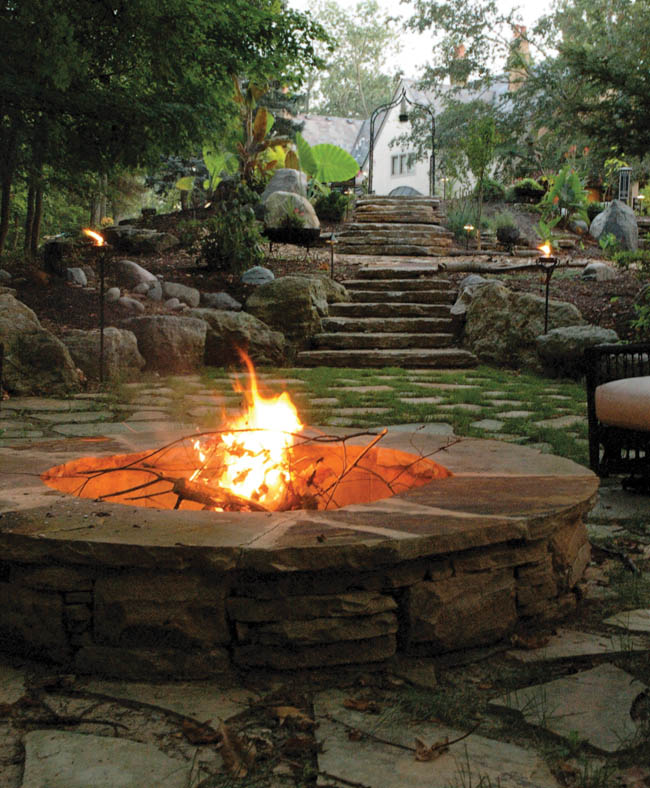 Fire pit influenced by nature