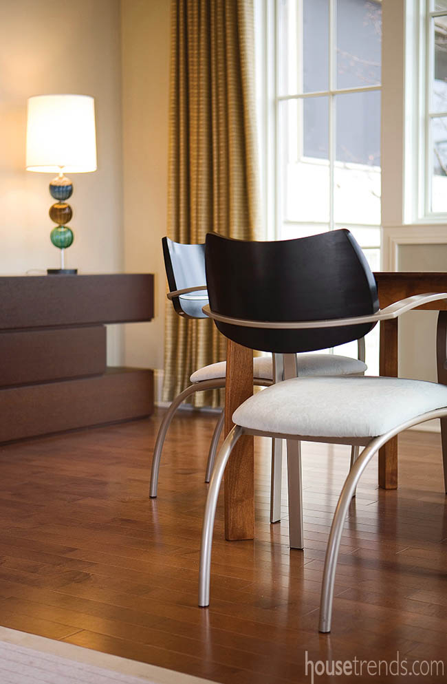 Casual dining area perfect for dinner for two