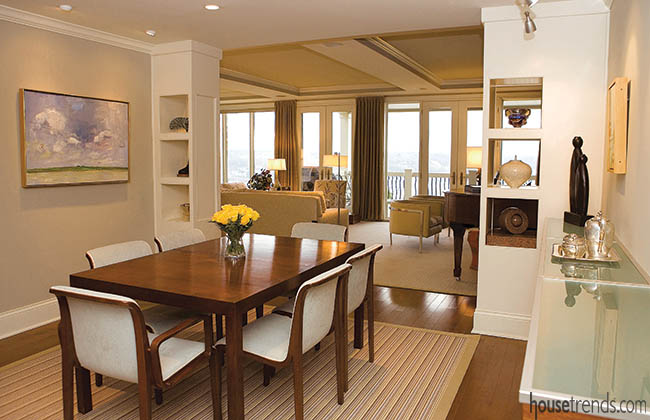 Dining room table expands to fit a crowd