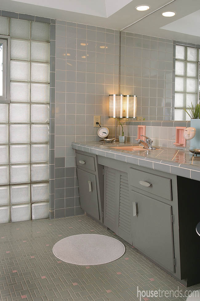 Master bath with a mid-century modern design