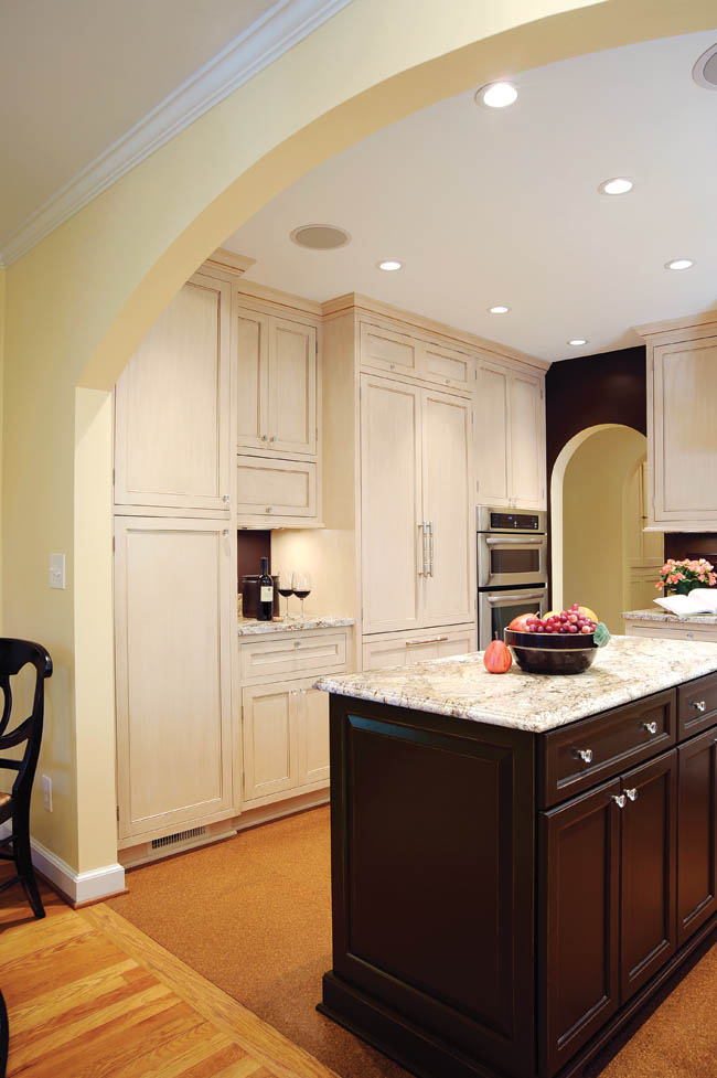 Home design flaunts high ceilings