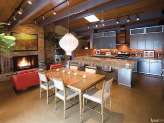 Kitchen remodel brings different elements together