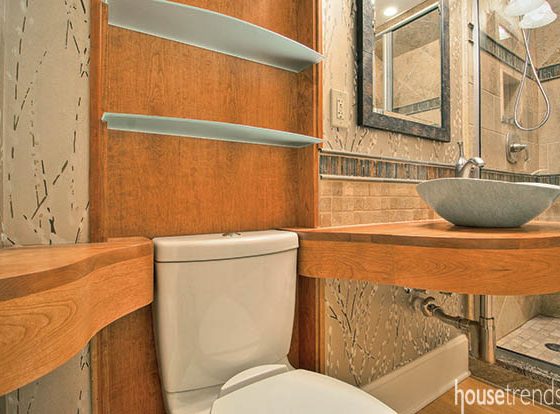 Toilet position makes room for shelves