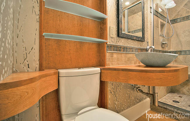 Toilet position makes room for shelves
