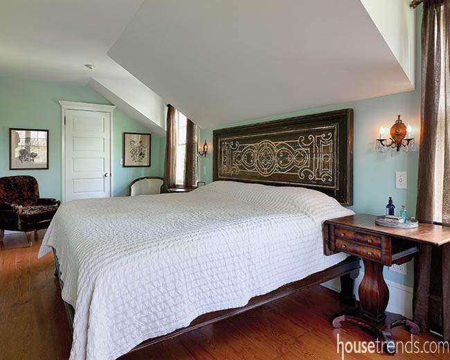 Bedroom design displays owner's artistic talent