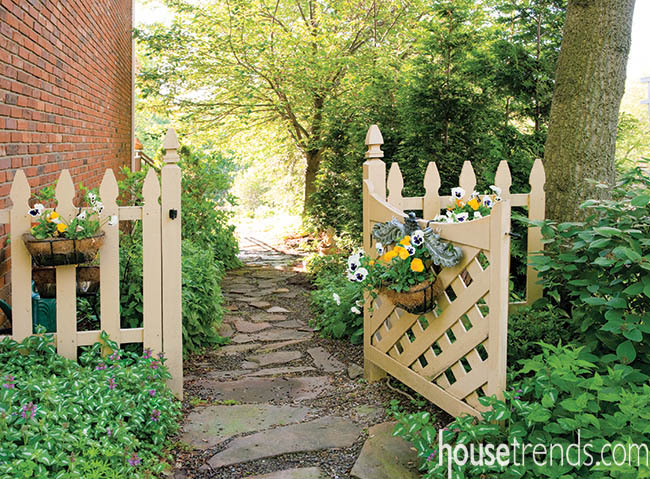 Garden fence welcomes all