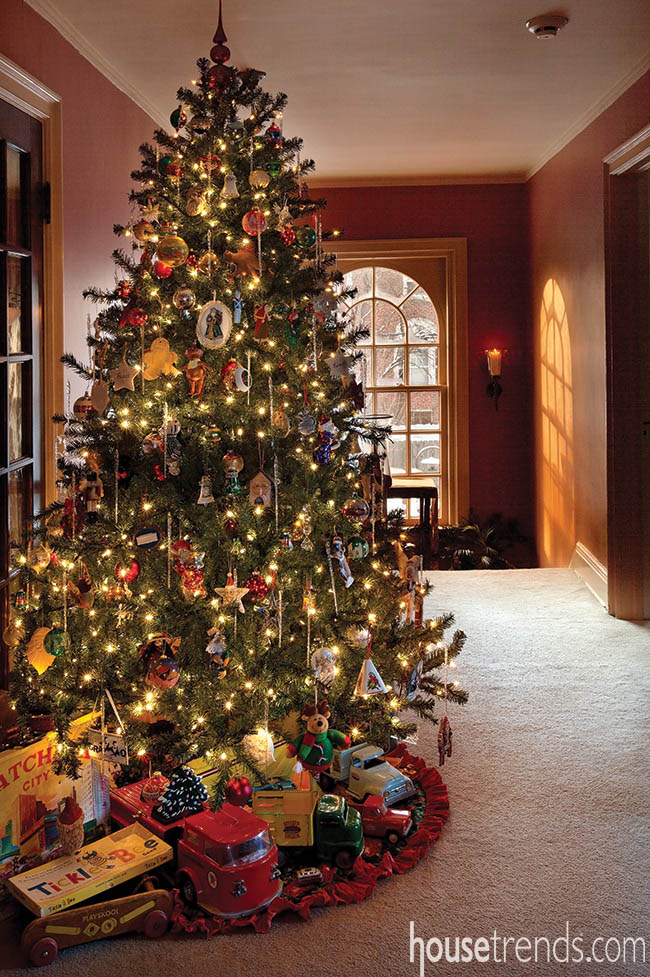 Holiday decorations pay tribute to the past