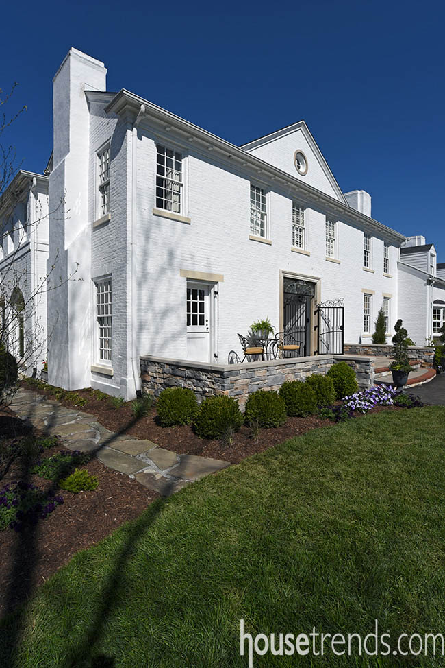 Landscaping from 2015 DPVA Designers' Show House & Gardens