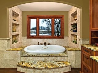 Relaxing bathtub gets awe-inspiring view