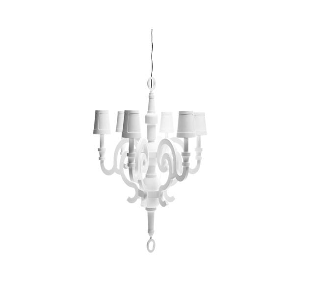 Chandelier embraces a classic look