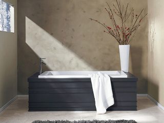 Wall treatment softens a master bathroom