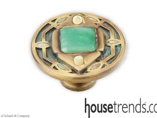 Door knobs for a regal bathroom design