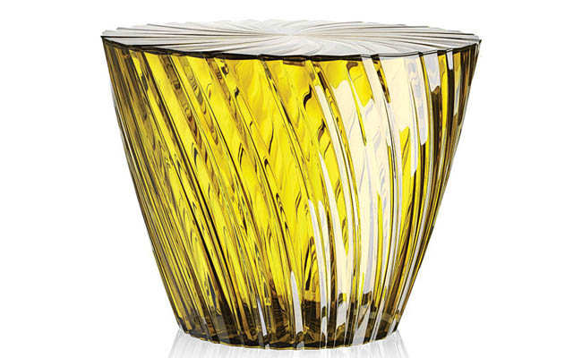 Table adds a sparkle to your outdoor living space