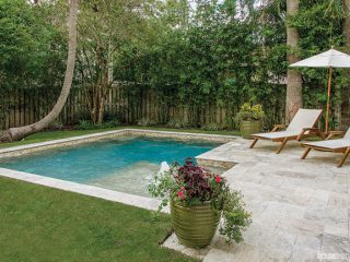 Calming colors in a swimming pool