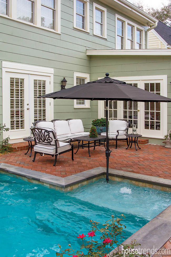 Pavers create a unique focal point