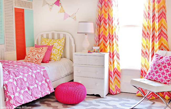 Colors pop in a bedroom design