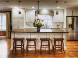 Maple cabinets help modernize a kitchen