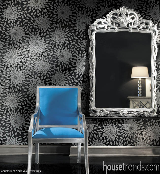 Wallpaper design draws eyes