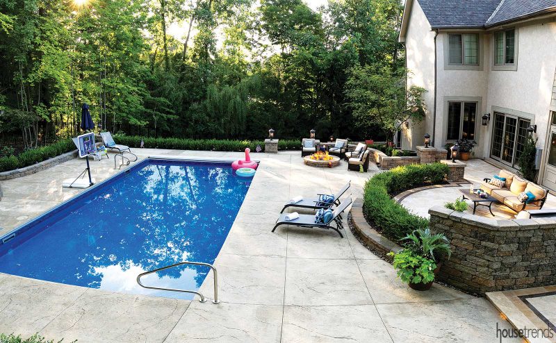 Hanging Out Poolside In A Powell Columbus Back Yard