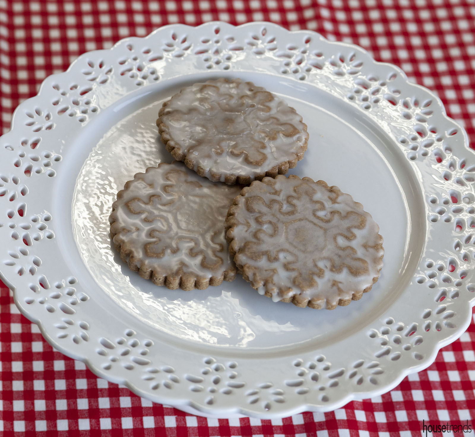 https://www.housetrends.com/wp-content/uploads/2019/11/02_Stamped-brown-butter-muscovado-cookies_1119_ck.jpg